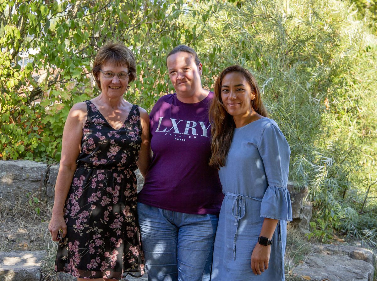Birgit Lorek, Sandra Stiegler und Emin Sham (Schulassistentin) sind gerne für Sie da.