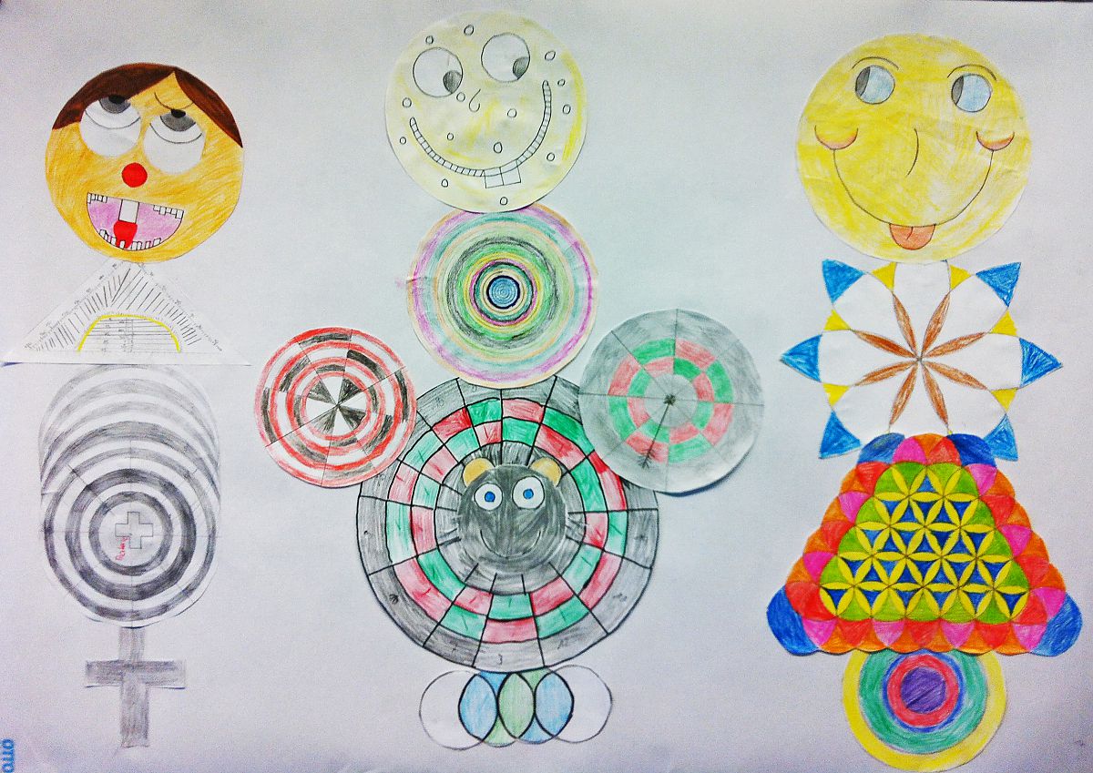 Kreativität mit Geodreieck und Zirkel: Mit den Zirkeln kann man nicht nur Kreise zeichnen. Schülerinnen und Schüler der 5c haben ganz ohne Vorlage eigene Muster kreiert, die zu einem Klassenplakat zusammengefügt wurden.