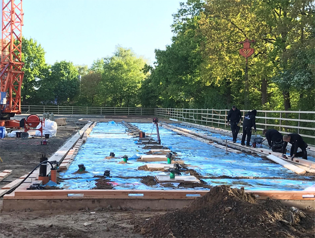 Anfang Mai 2020 - Montage der Bodenbelüftungsbretter